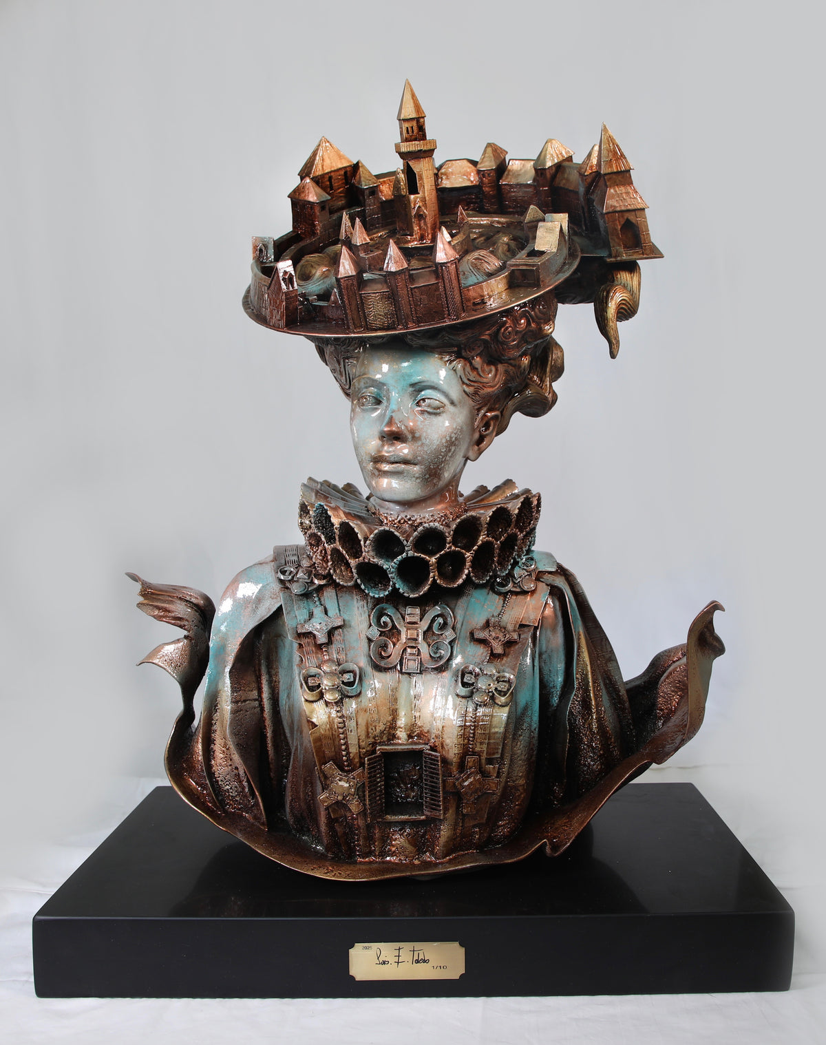 La Dama del Laberinto Resin Sculpture - Original Work by Luis E Toledo Art