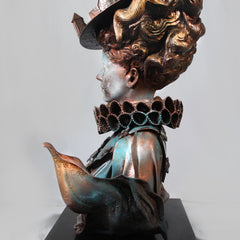 La Dama del Laberinto Resin Sculpture thumbnail 3